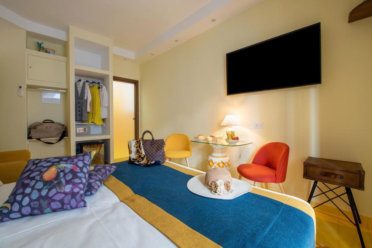 Aquae Romanae Piazza Lauro Guest house 3*