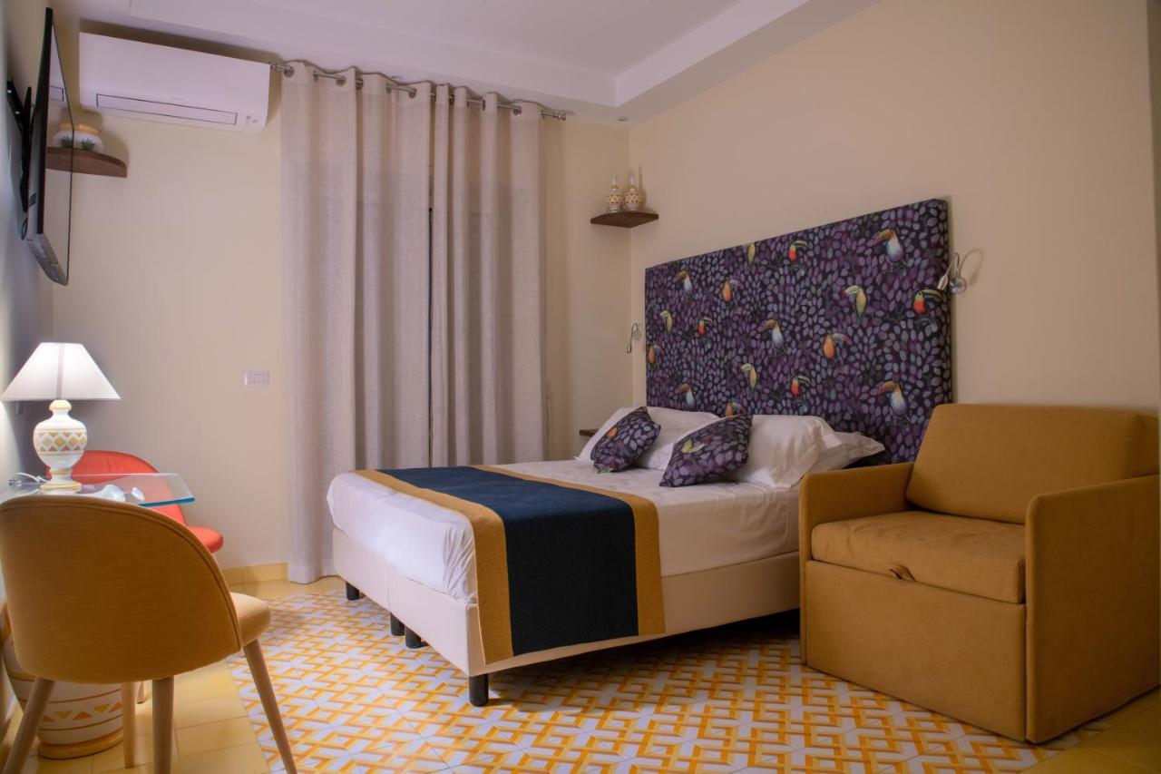 Affittacamere Aquae Romanae Piazza Lauro 3*